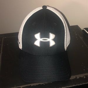 Men’s Under Armour fitted cap